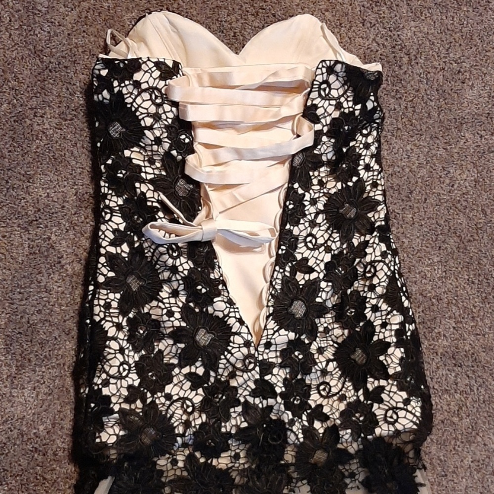 Dress - Picture 3 of 4